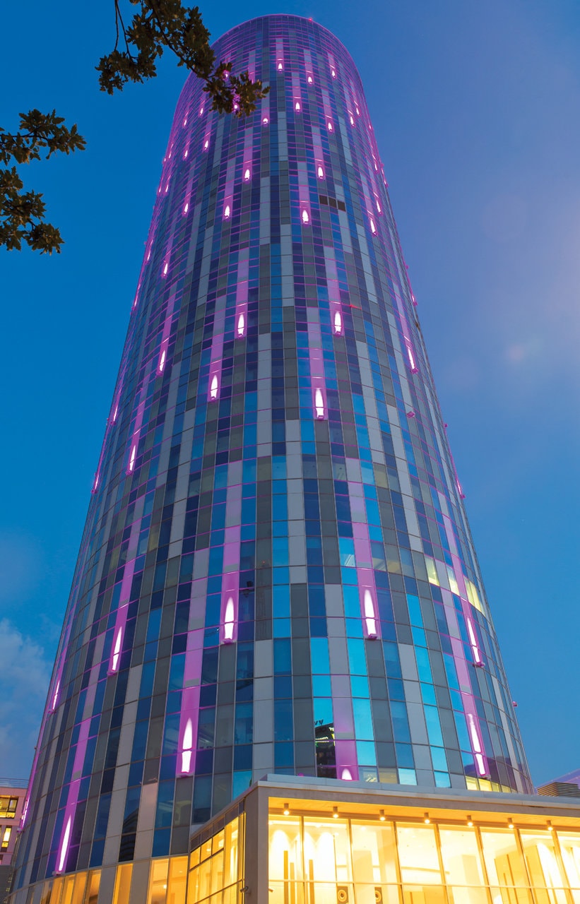 Sky Tower, noul landmark al Bucureştiului