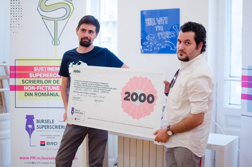 6 echipe de jurnaliști primesc burse de 12.000 de euro pentru a radiografia sistemul de învățământ