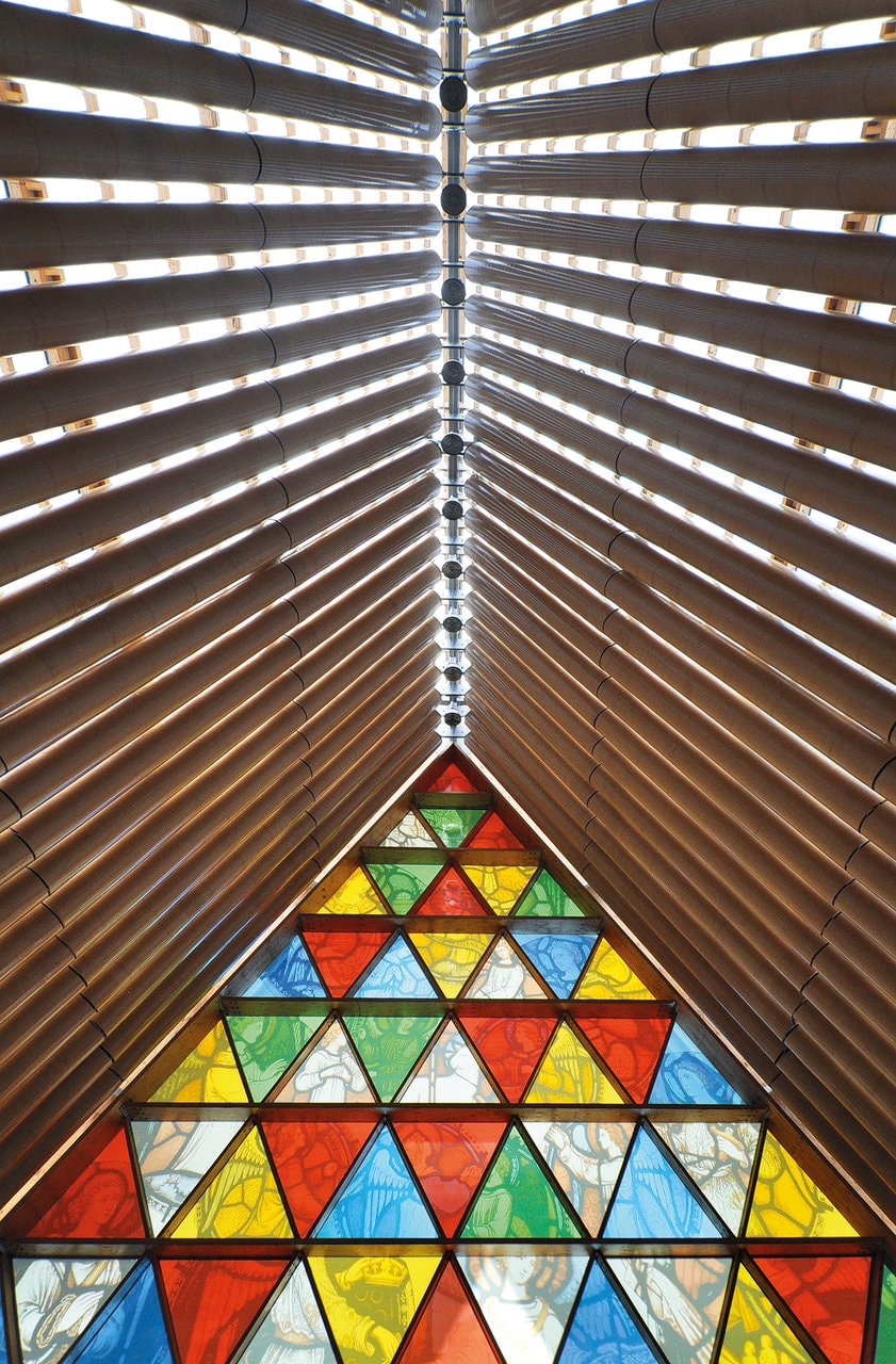 Arhitectura faţadelor de sticlă. Christchurch Cardboard Cathedral