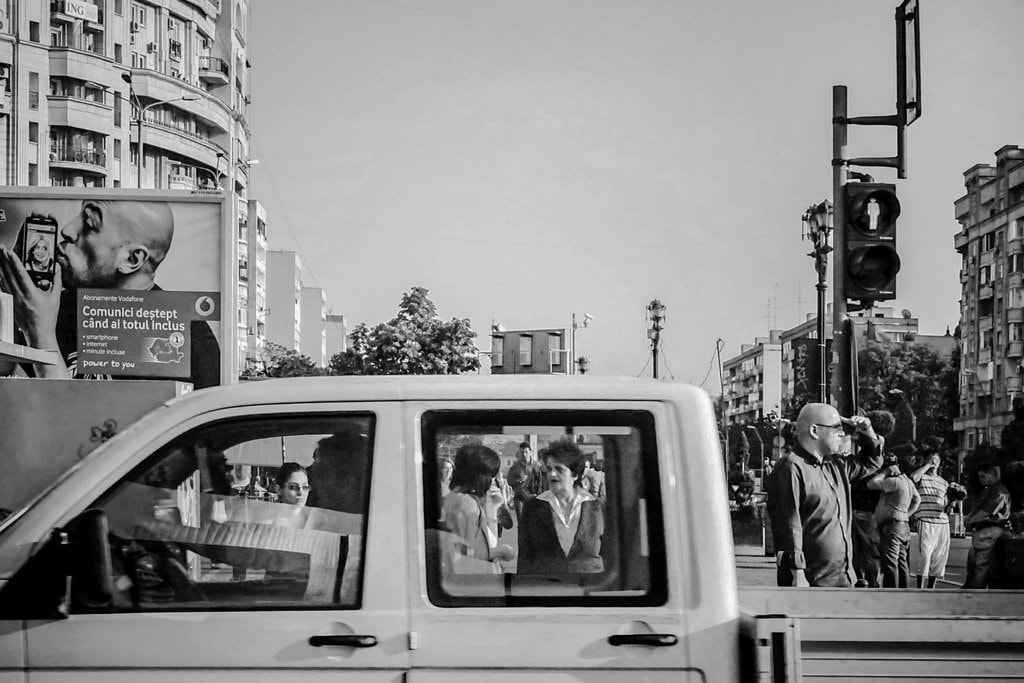 CONCURS ÎNCHIS: Câștigă un loc la atelierul de Fotografie urbană organizat de Fundația Calea Victoriei și volumul  igloobooks „Cum se studiază viața urbană”